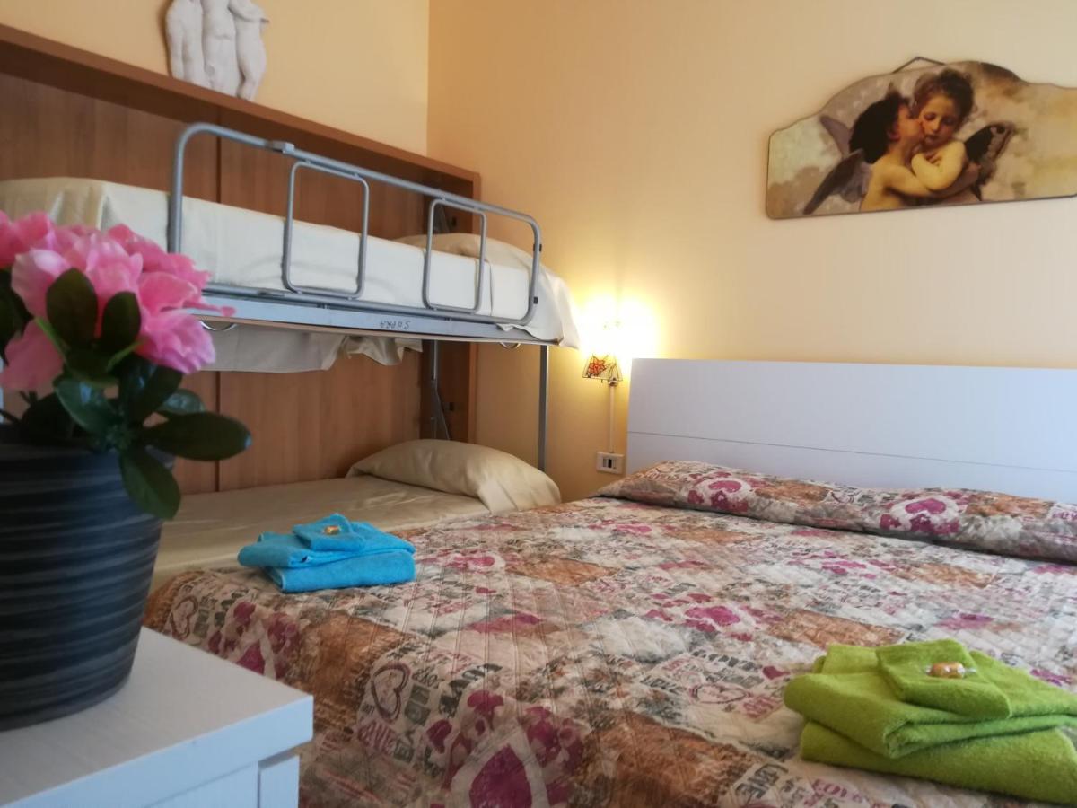 Il Girasole Di Ostia Apartment Exterior photo